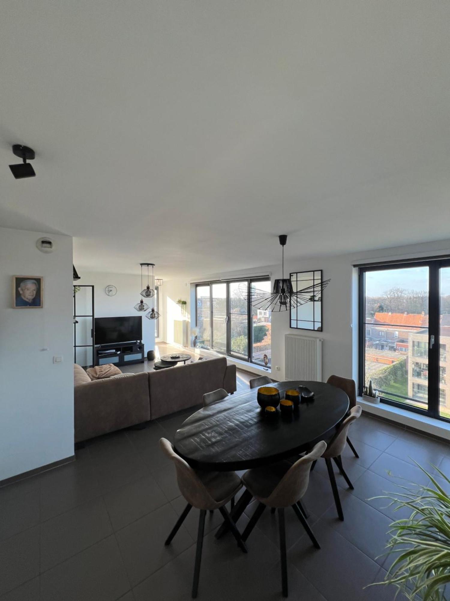 Penthouse With Awesome Terrace And Free Parking Apartment