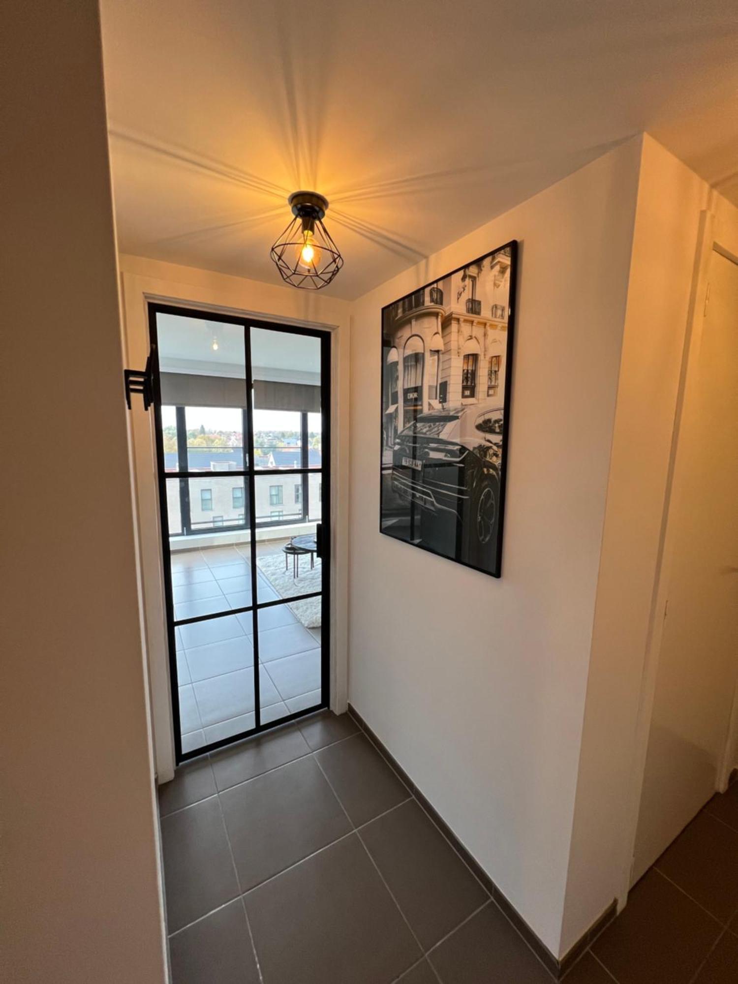 Penthouse With Awesome Terrace And Free Parking Apartment *